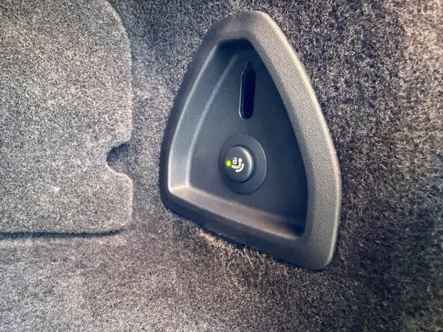BMW 7-SERIE M760e xDrive M-Sport Skylounge / Bowers en Wilkins