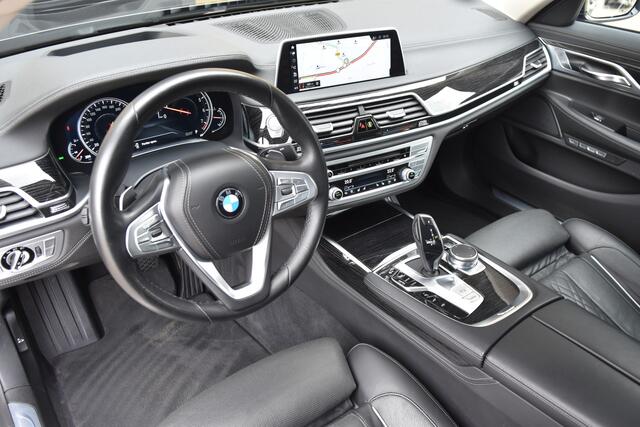 BMW 7-SERIE 740i High Executive * Schuifdak * Stoelmassage * Comfortstoelen * Sfeerverlichting *