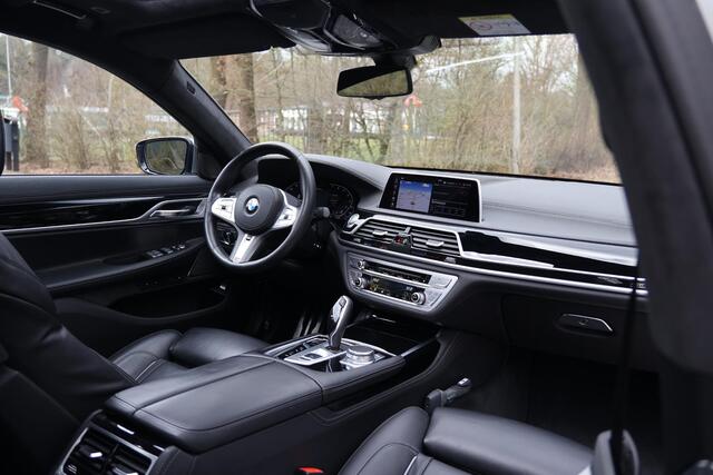 BMW 7-SERIE 745e High Executive M-Sport | Glasdak | CoPilot | Massage | Soft Close | Harman Kardon | HUD | Laser | Ambient Air | DAB | Achteras besturing | Geïsoleerd glas | Etc.
