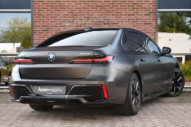 BMW 7-SERIE 750e xDrive M-Sport Pro Frozen-Grey Auto-Doors Exe-Drive-Pro Trekhaak