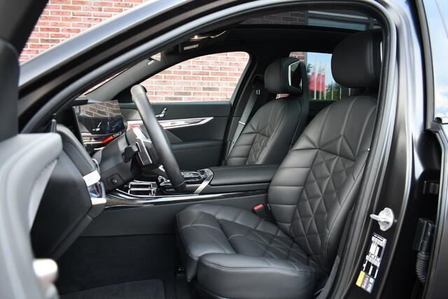 BMW 7-SERIE 750e xDrive M-Sport Pro Frozen-Grey Auto-Doors Exe-Drive-Pro Trekhaak