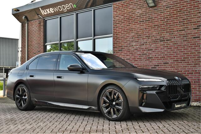BMW 7-SERIE 750e xDrive M-Sport Pro Frozen-Grey Auto-Doors Exe-Drive-Pro Trekhaak
