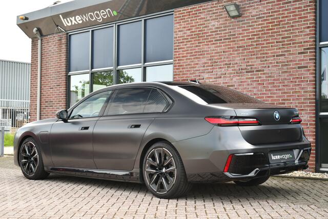 BMW 7-SERIE 750e xDrive M-Sport Pro Frozen-Grey Auto-Doors Exe-Drive-Pro Trekhaak