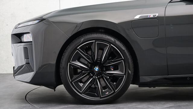 BMW 7-SERIE M760e xDrive M-Sport Pro | Executive Lounge | M Performance Pack | Connoisseur Pack | Sky Lounge | Bowers & Wilkins