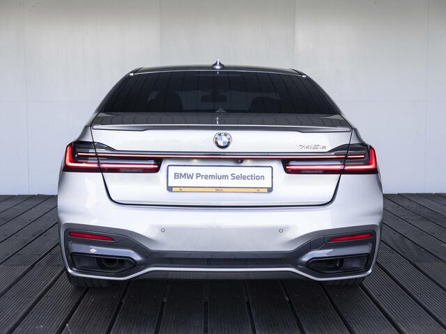 BMW 7-SERIE Sedan 745e | High Executive | M Sportpakket | Driving Assistent | Head-Up Display | BMW Laserlicht | Comfortstoelen | 19 inch