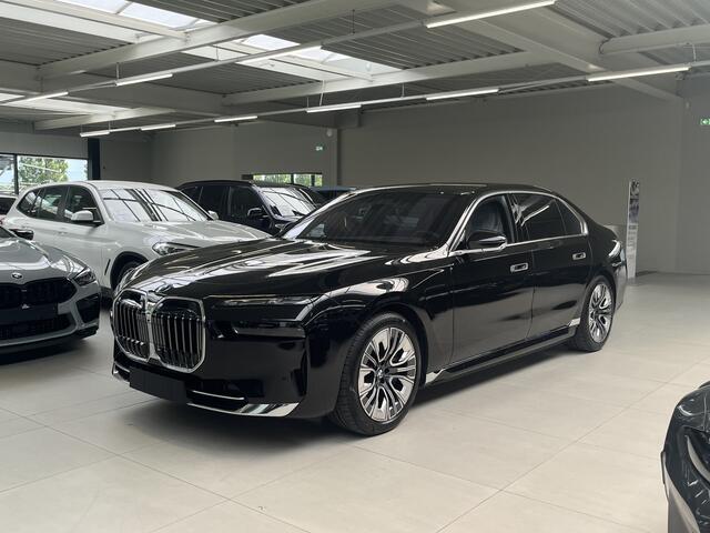 BMW 7-SERIE 750e xDrive | Executive Lounge | SkyLounge | Elektrisch openen en sluiten portieren | Rear-seat Entertainment Experience | Kristal koplampen | Massage/Ventilatie v+a