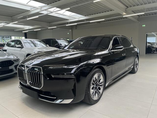 BMW 7-SERIE 750e xDrive | Executive Lounge | SkyLounge | Elektrisch openen en sluiten portieren | Rear-seat Entertainment Experience | Kristal koplampen | Massage/Ventilatie v+a