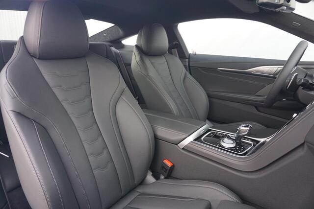 BMW 8-SERIE Coupé 840i CoPilot / Active Steering / Laserlight / Harman Kardon