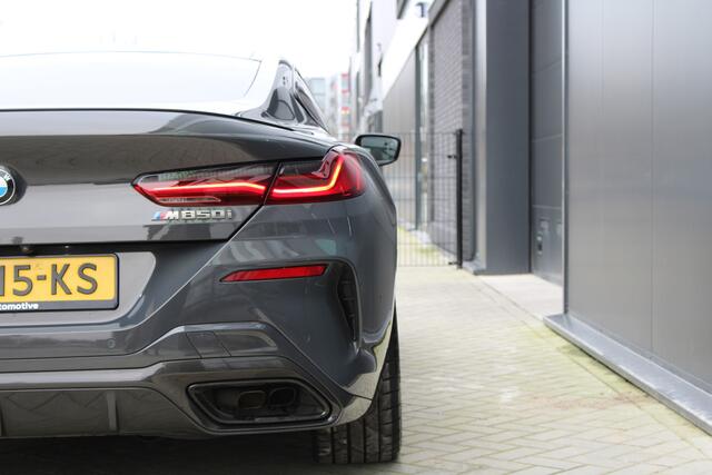BMW 8-SERIE M850i xDrive High Executive | NAP | B&O | SOFT-CLOSE | HUD | CARBON | 360 | LASER | 4WIELSTURING |