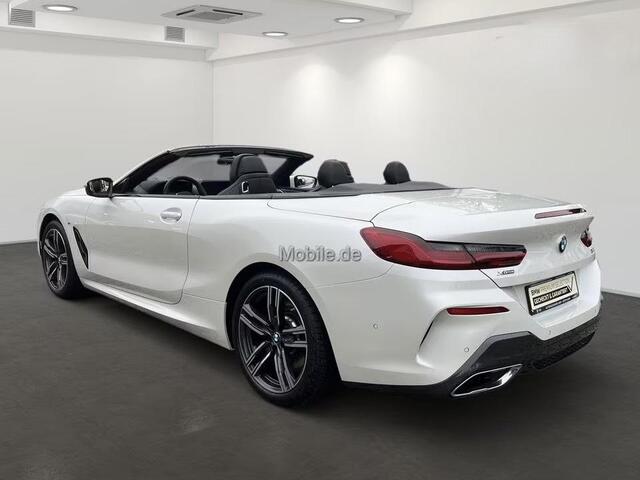 BMW 8-SERIE 840i xDrive