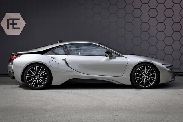 BMW I8 | PROGRESSIVE PACKAGE HARMAN KARDON, HEAD-UP, COMFORT ACCESS | 20" | APPLE CARPLAY | DRY CARBON INTERIOR PACK | I-INTERIOR HALO DALBERGIA BRAUN | DAB RADIO | ETC.