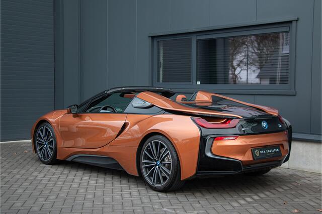 BMW I8 Roadster 1/200 First Edition | Dealer OH. | Head Up | Harman Kardon | 360 Camera | Apple Carplay | Cruise Control | Laserlight | Ambiance Verlichting | BMW Display Key | Alarm | Interieurlijsten Drycarbon | DAB+ | 20"|Lichtpakket |
