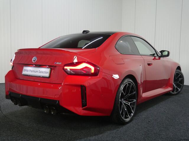 BMW M2 2-serie Coupé Automaat / M Drive Professional / M Carbondak / M Adaptief onderstel / Harman Kardon / Parking Assistant / Adaptieve LED / Live Cockpit Professional