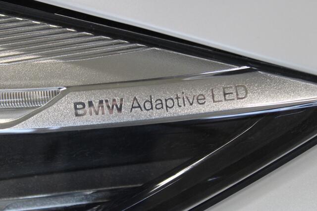 BMW M3 3-serie Competition DCTA | 451 PK | Carbon dak | 20'' breedset | Frozen Brilliant White | Harman/Kardon | Nederlandse auto | Head-up display | 360 camera | Memory stoelen | Bomvolle M3 |