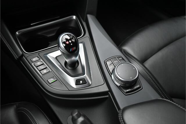 BMW M3 3-serie DCTA LCI / CARBON / HARMAN KARDON / LEDER / MEMORY / DODE HOEK DETECTIE / DEALERONDERHOUDEN