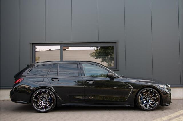 BMW M3 xDrive Competition 510PK | ACC | Driving Assistant Prof | Head Up | Innovation Package | Harman/kardon | Carbon | Lane & Side Assist | Laser | 19/20" | Memory | Camera | Ambiance Verlichting | M Laptimer | Sportuitlaat | N.P €156.707,- | Dealer O.H