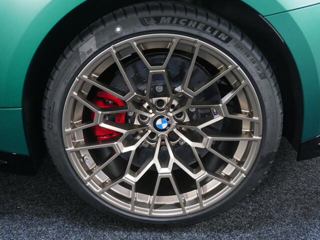 BMW M4 4-serie Coupé CS High Executive Automaat / M Drive Professional / M Carbon kuipstoelen / M Carbon-keramische remmen / M Adaptief onderstel / Adaptieve LED