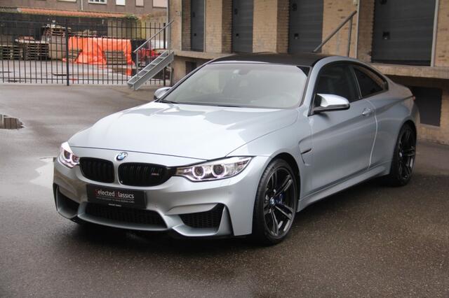 BMW M4 / Nieuwstaat / Dealer onderhouden / Perfect