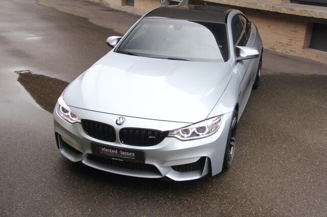 BMW M4 / Nieuwstaat / Dealer onderhouden / Perfect