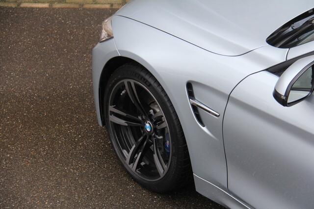 BMW M4 / Nieuwstaat / Dealer onderhouden / Perfect