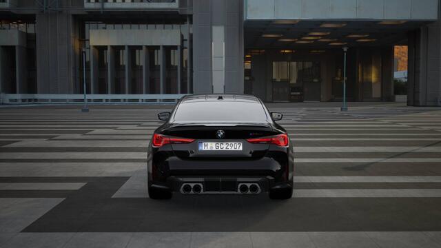 BMW M4 4-serie Coupé CS High Executive Automaat / M Drive Professional / Adaptieve LED / M Carbon-keramische remmen / M Adaptief onderstel / Adaptieve LED / Comfort Access