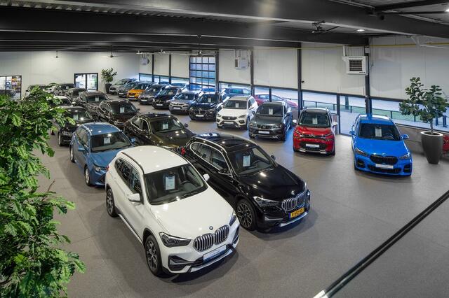 BMW M4 4-serie Cabrio Competition xDrive | Carbon pakket | H/K | Nekverwarming | Stuurverwarming