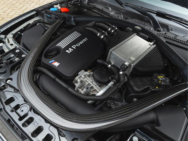 BMW M4 4-serie Coupé Competition - Individual "Stratus Grey" - Carbon Brakes