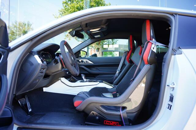 BMW M4 4-serie Coupé CSL Nieuw