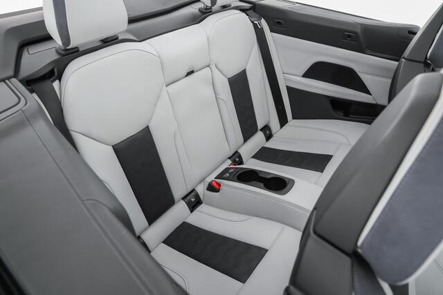 BMW M4 xDrive Competition Cabrio 510pk |dealer onderhouden|M-sport|M-sport stoelen|Laser LED|memory|360 camera|nekverwarming|sportuitlaat|HUD|blind spot|stoelventilatie + verwarming|