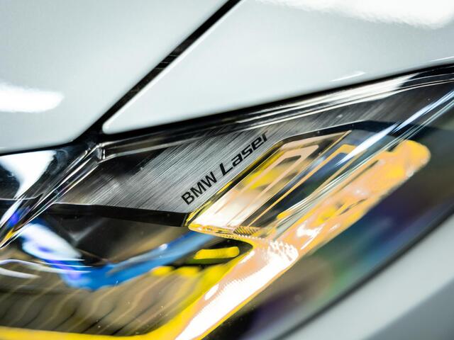 BMW M4 4-serie Cabrio xDrive Competition | Carbon Performance Pack | Yellow DRL'S | Brooklyn Grau | Stuurverwarming en nek verwarming |