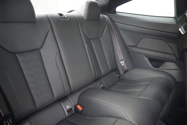 BMW M4 Competition | M Carbon-keramische remmen | M Carbon Exterieur | M Carbon kuipstoelen | M Driver's Pack