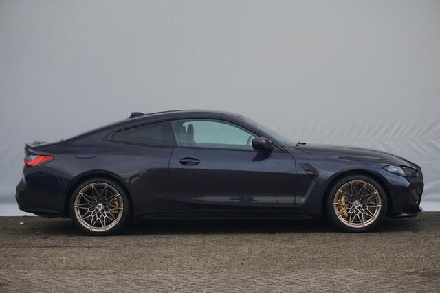 BMW M4 Competition M xDrive Coupé | Laserlicht | Leder | HUD | M Driver's Pack | Keramische remmen | Keyles go | DAB | Harman-kardon sound | Alu 19/20 inch