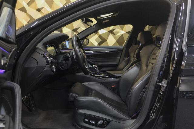 BMW M5 5-serie V8 600pk NLauto Keramisch Carbon dak Massage Rear-entertainment Bowers&Wilkins Stoelkoeling HELEMAAL VOL!!!
