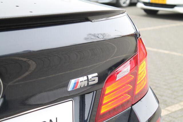 BMW M5 5-serie Competition Automaat / Schuif-kanteldak / Achteruitrijcamera / M Multifunctionele voorstoelen / Stuurverwarming / Bang & Olufsen / Head-Up / Surround View / Lane Change Warning