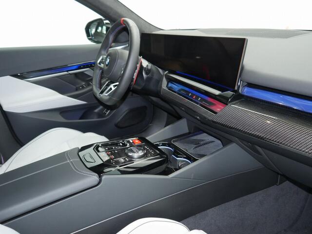 BMW M5 5-serie | Frozen | Alcantara hemel | Leder | B&W | Trekhaak