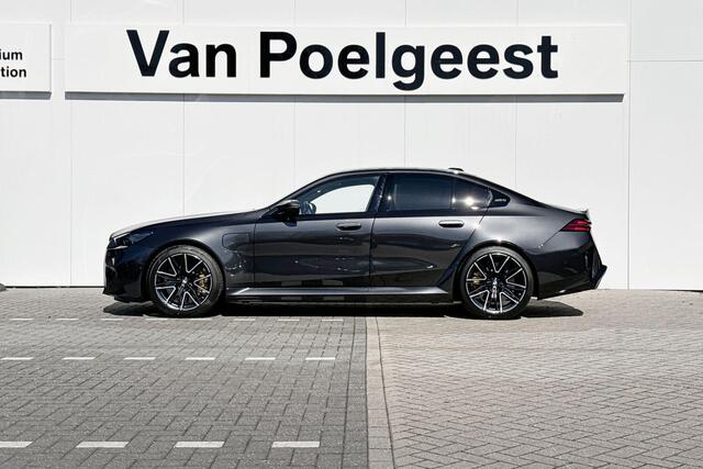 BMW M5 Sedan | Comfort Pack | Driving Assistant Professional | Carbon Pack inclusief Carbon Dak
