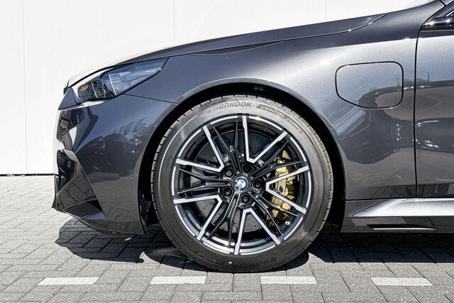 BMW M5 Sedan | Comfort Pack | Driving Assistant Professional | Carbon Pack inclusief Carbon Dak
