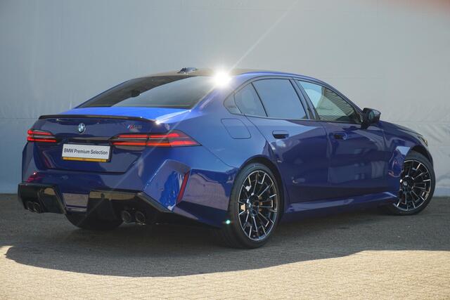 BMW M5 Sedan Carbon-keramische remmen / M Driver's Pack / Carbon Pack / Bowers & Wilkins