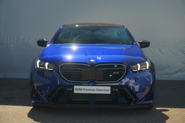 BMW M5 Sedan Carbon-keramische remmen / M Driver's Pack / Carbon Pack / Bowers & Wilkins