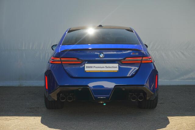 BMW M5 Sedan Carbon-keramische remmen / M Driver's Pack / Carbon Pack / Bowers & Wilkins