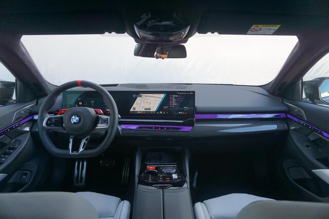 BMW M5 Sedan Carbon-keramische remmen / M Driver's Pack / Carbon Pack / Bowers & Wilkins