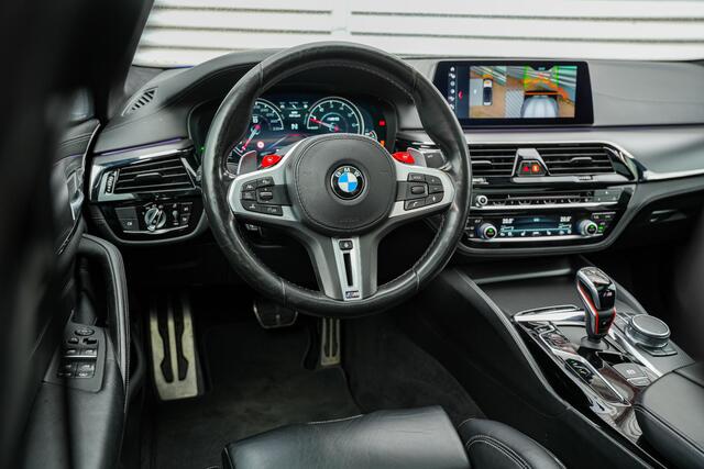 BMW M5 5-serie F90 Schuifdak Marina Blue 22'' Vossen Downpipe