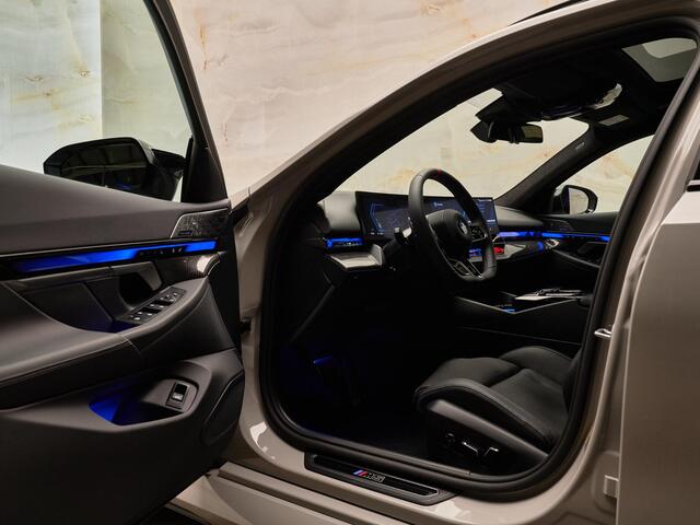 BMW M5 Touring V8 M Hybrid, Sonderlackierung, pano, alcantara, B&W, 21'', stl.ventilatie, tr.haak, memory, leder, privacy