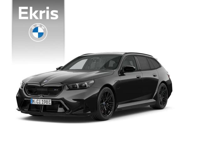 BMW M5 Touring | M Carbon Keramische remmen | Trekhaak | Panoramadak | Driving Assistant Professional | M Drivers Package | Parking Assistant Professional