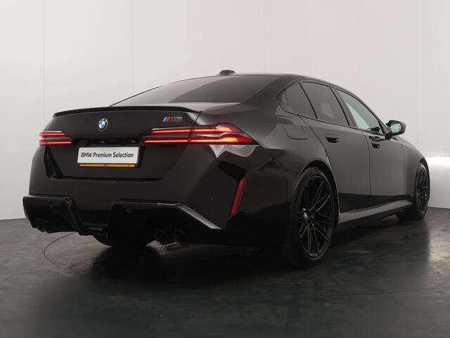 BMW M5 5-serie M Driver's Pack | Driving Assistant Professional | Parking Assistant Prof | Bowers & Wilkins | Stoelventilatie | Carbon Pack | Stuurwielrand verwarmd |