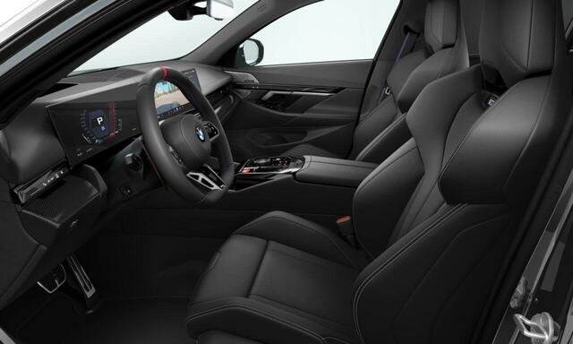 BMW M5 Sedan Comfort Pack | M Driver's Pack | Panoramadak | M Carbon-keramische remmen