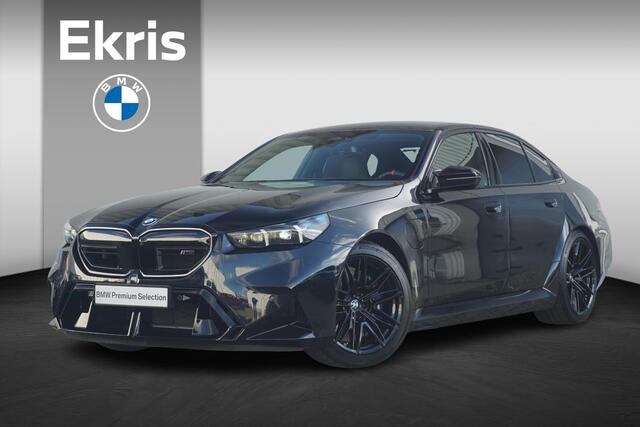 BMW M5 5-serie Sedan | M Driver's Pack / Driving Assistant Professional / Parking Assistant Professional / Trekhaak / Alcantara Hemelbekleding / Comfort Pack / 21 Inch