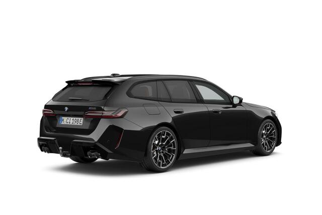 BMW M5 Touring | Trekhaak | Bowers & Wilkins | Driving Assistant Professional