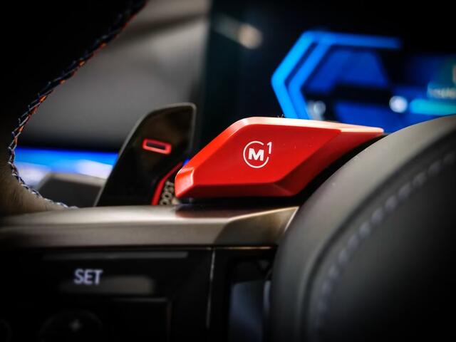 BMW M5 5-serie Touring ** M-DRIVER PACK (305 km/h), B&W, PANO, TREKH, MERINO LEDER, 20/21 INCH LMV ** 1e EIG - UNFALLFREI - Ex BMW AG ** ** INFORMEER OOK NAAR ONZE AANTREKKELIJKE FINANCIAL-LEASE TARIEVEN **