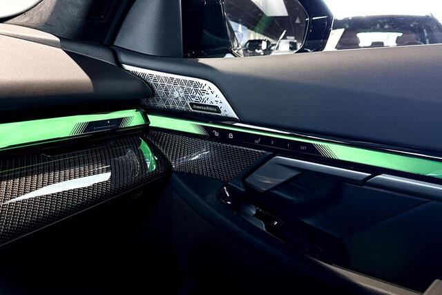 BMW M5 Touring | Glazen Panoramadak | Bowers & Wilkins | Iconic Glow | Stoelventilatie | Trekhaak |